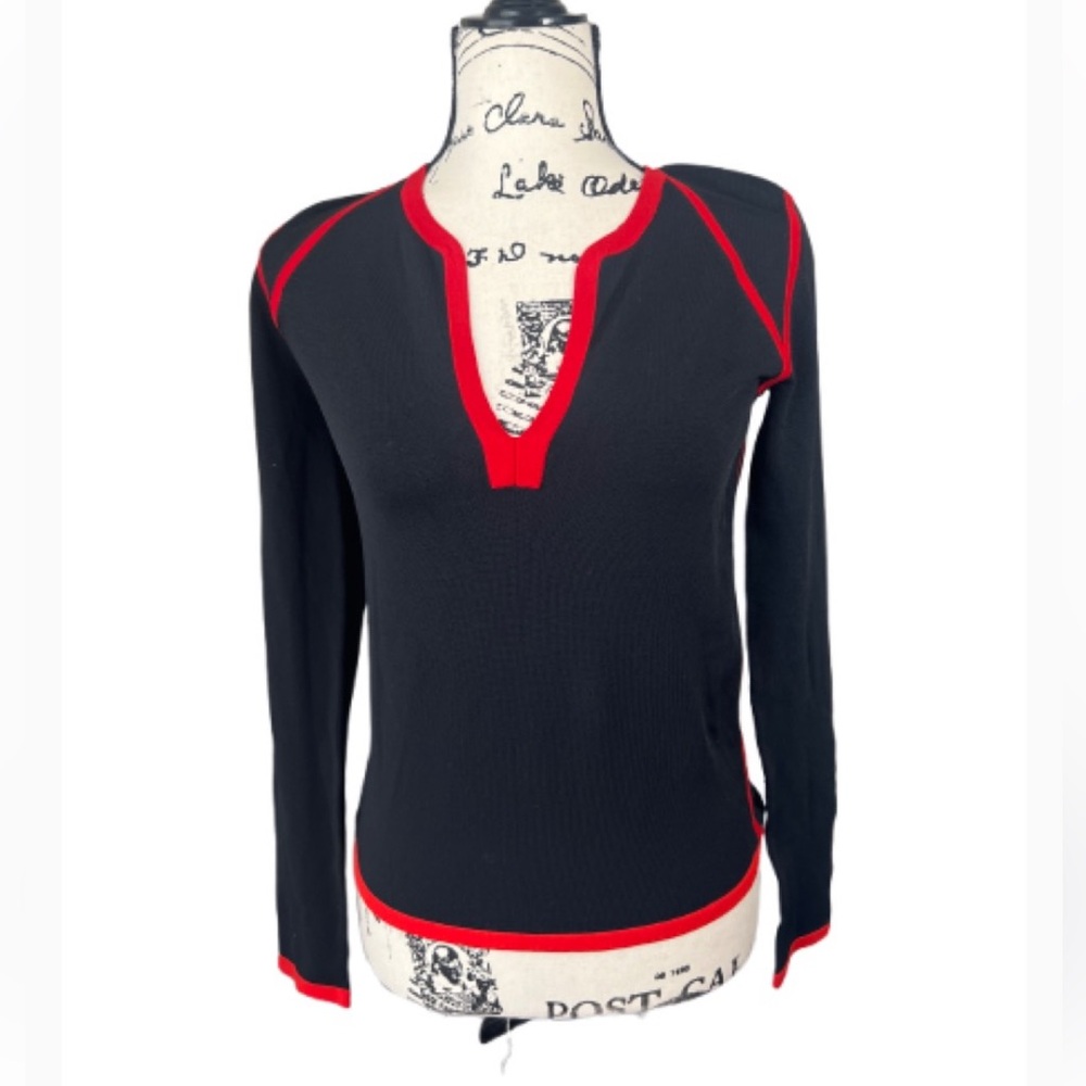 DKNY Y2K Chic Trendy Black and Red V-neck Top - Picture 5 of 9